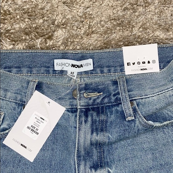 NWT Men’s Fashion Nova Light Wash Jeans - Picture 3 of 3